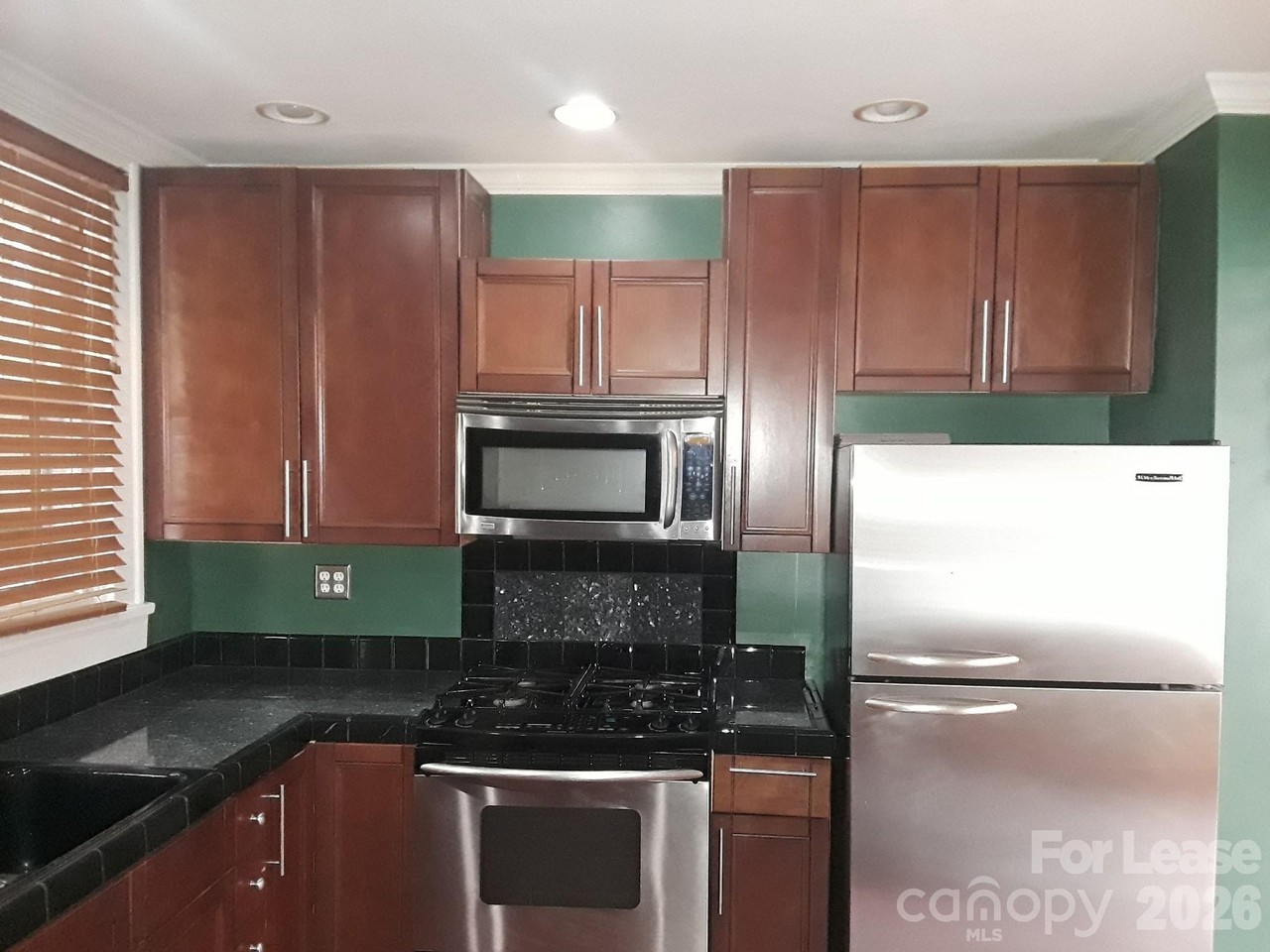 1201 E 35th St - Photo 6 of 19