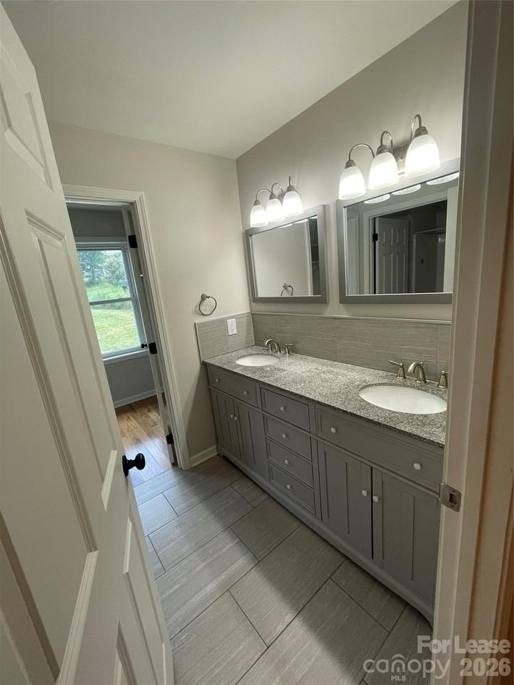 67 John Halford Ct - Photo 7 of 9