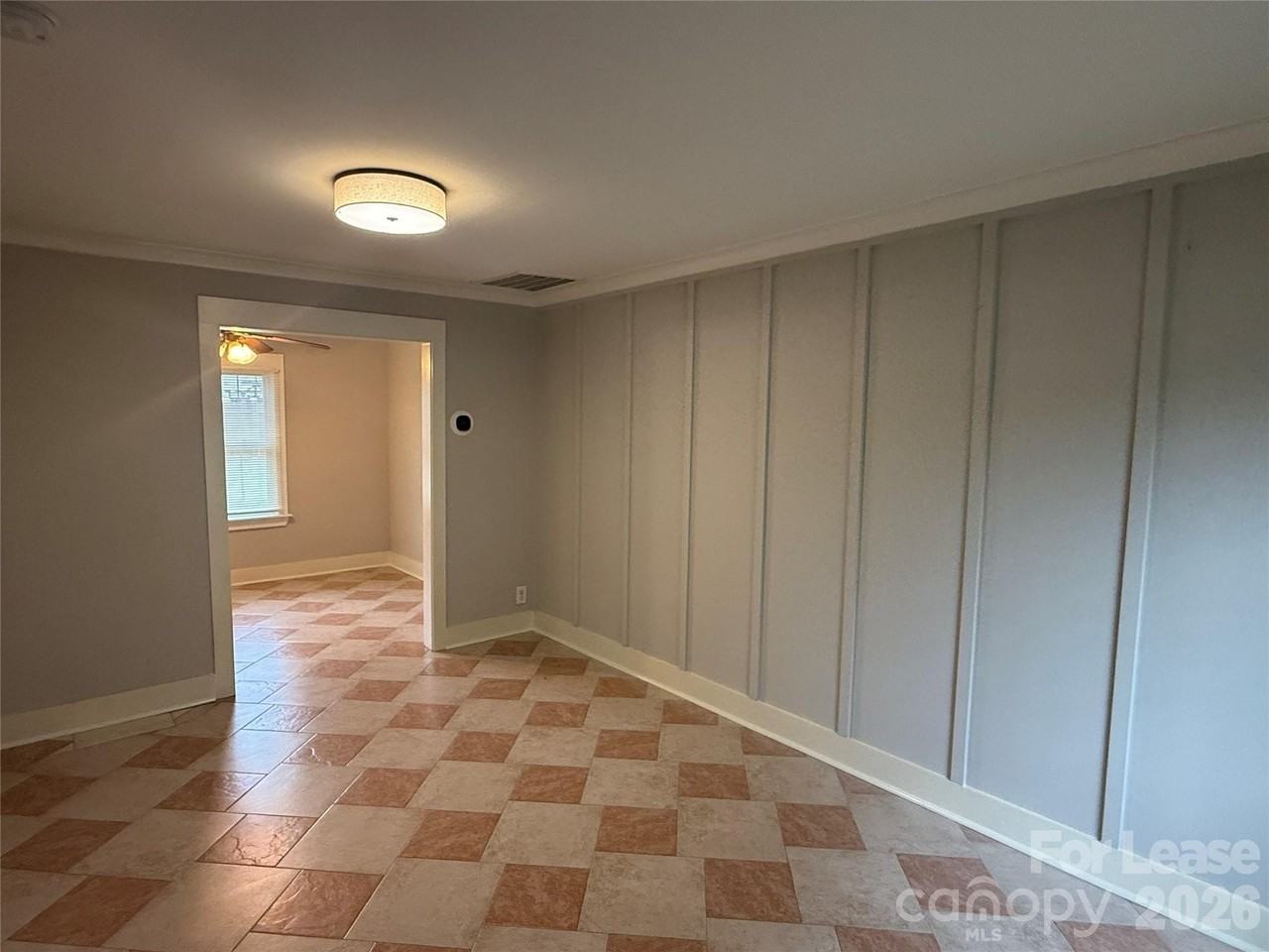 2623 Greenland Ave - Photo 2 of 8