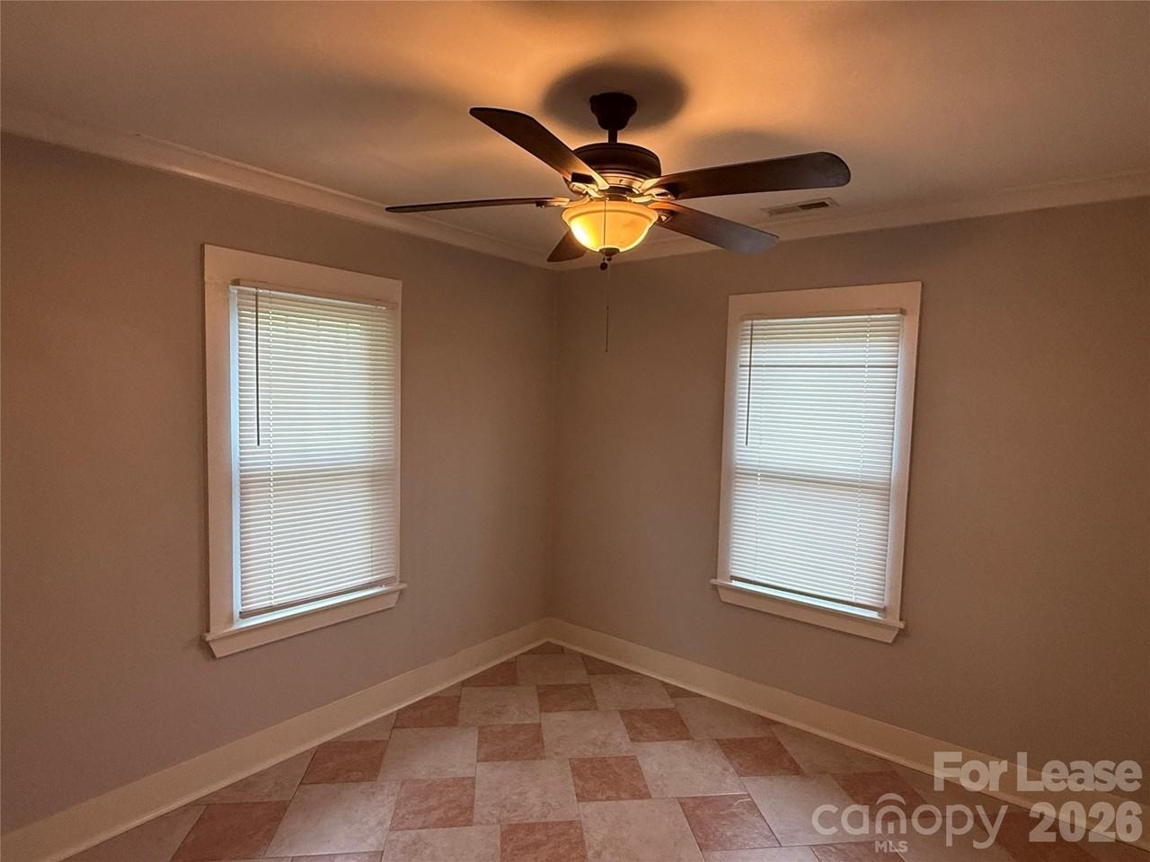 2623 Greenland Ave - Photo 3 of 8