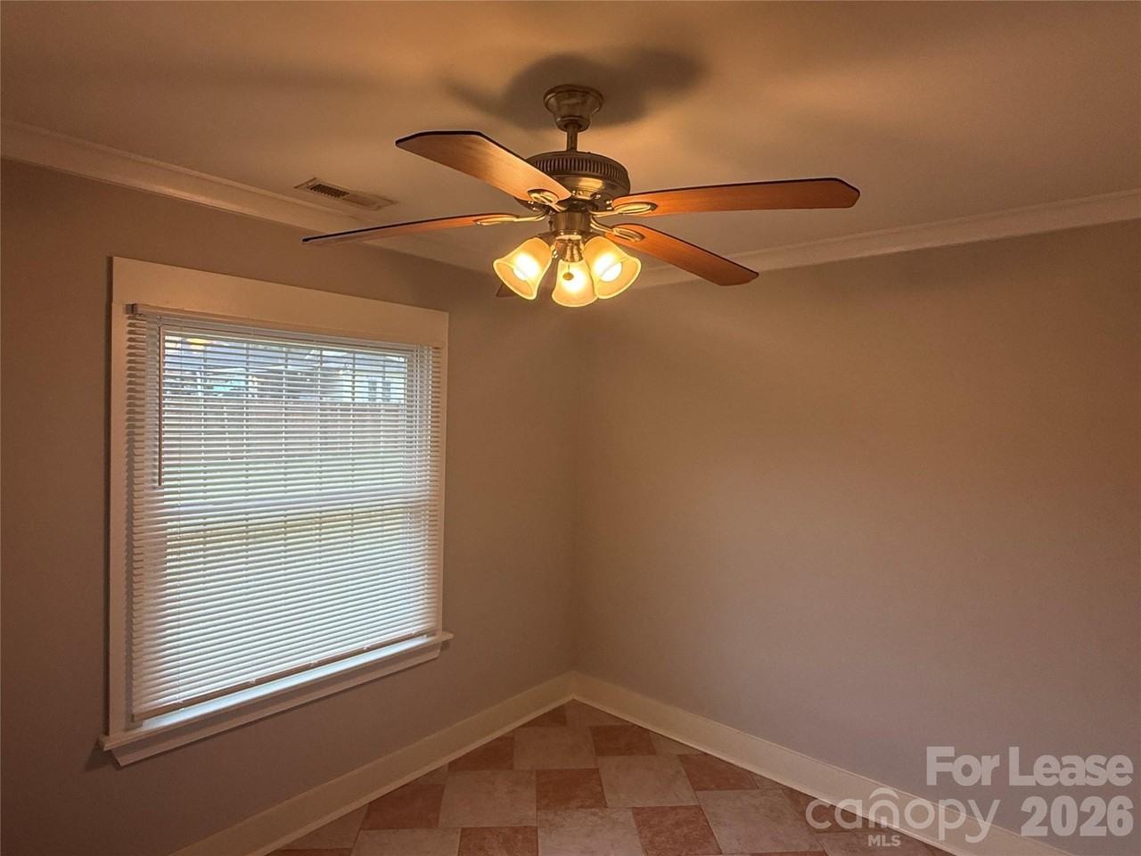 2623 Greenland Ave - Photo 6 of 8