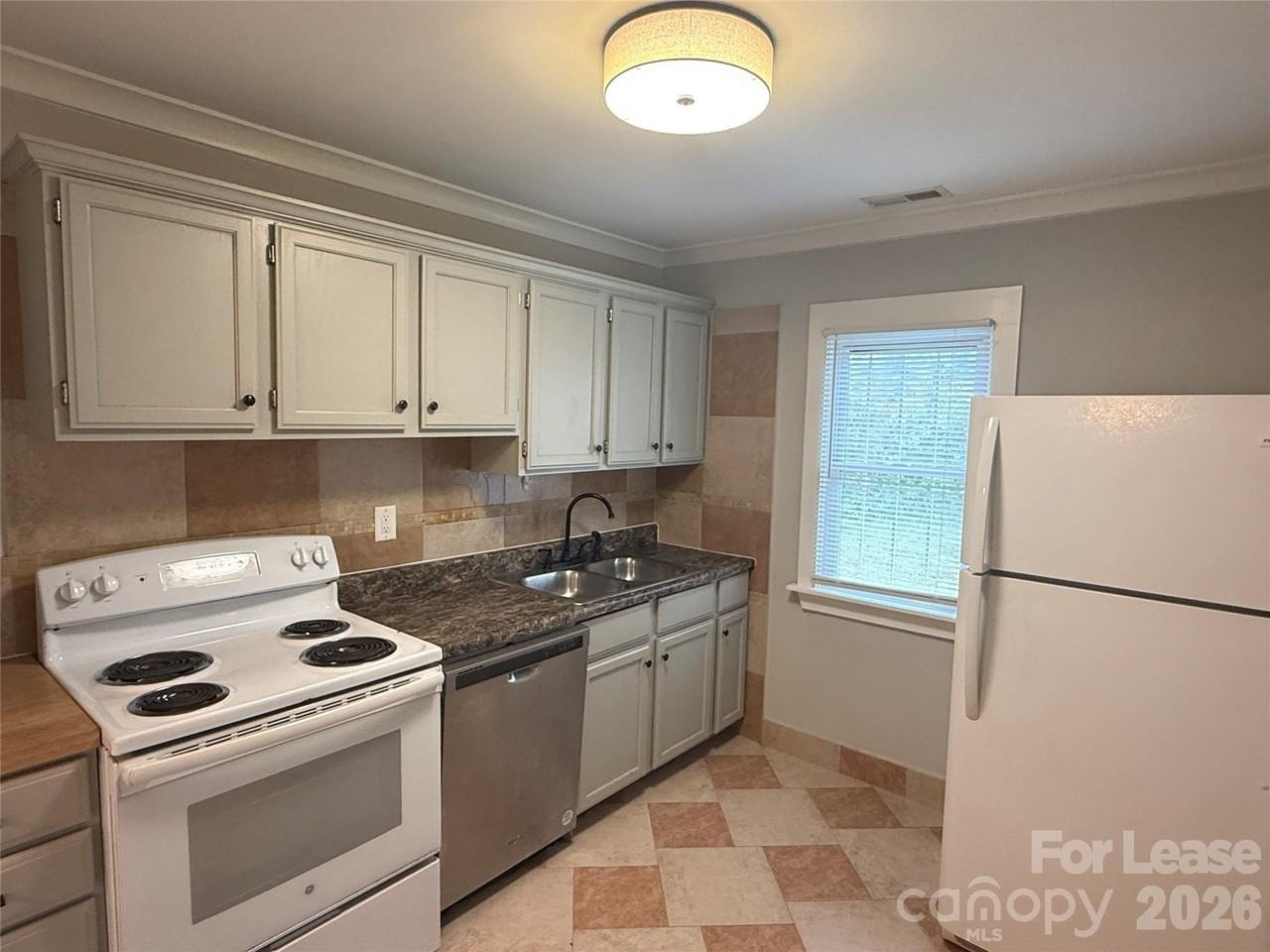 2623 Greenland Ave - Photo 7 of 8