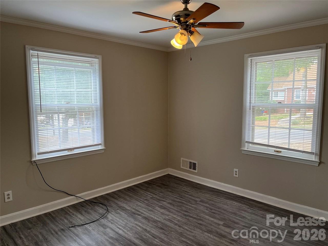 606 Montgomery Ave #2 - Photo 3 of 7