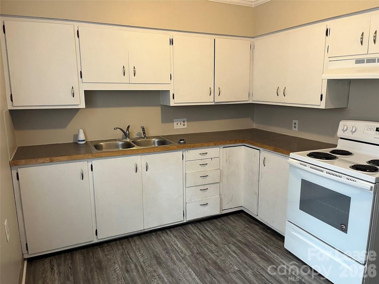 606 Montgomery Ave #2 - Photo 5 of 7