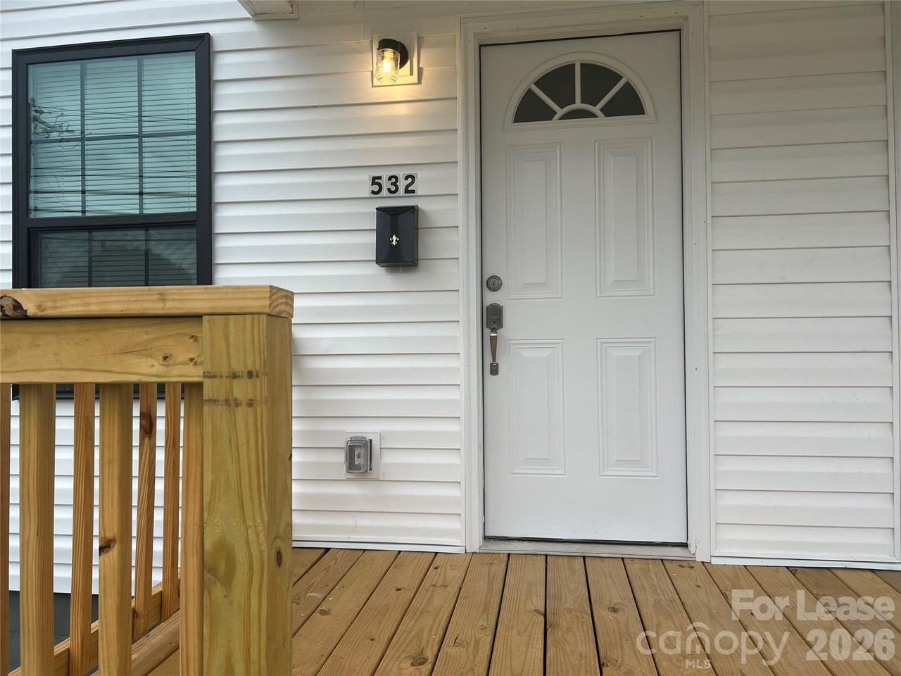 532 N Church St - Photo 2 of 10