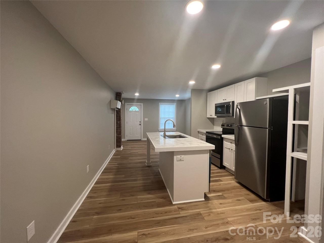 532 N Church St - Photo 4 of 10