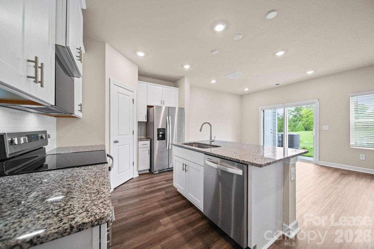 1413 Old Rivers Rd - Photo 6 of 34