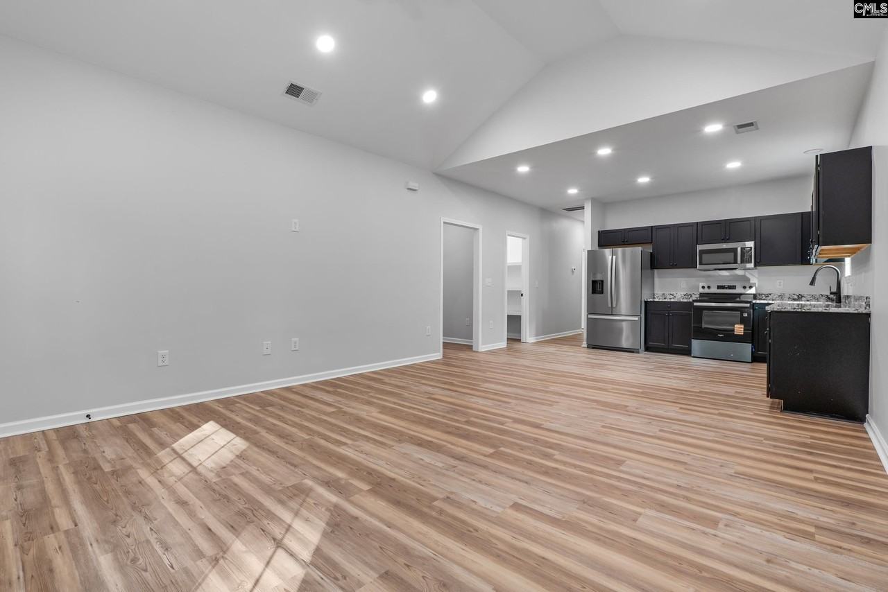 410 Lincolnshire Blvd - Photo 7 of 24
