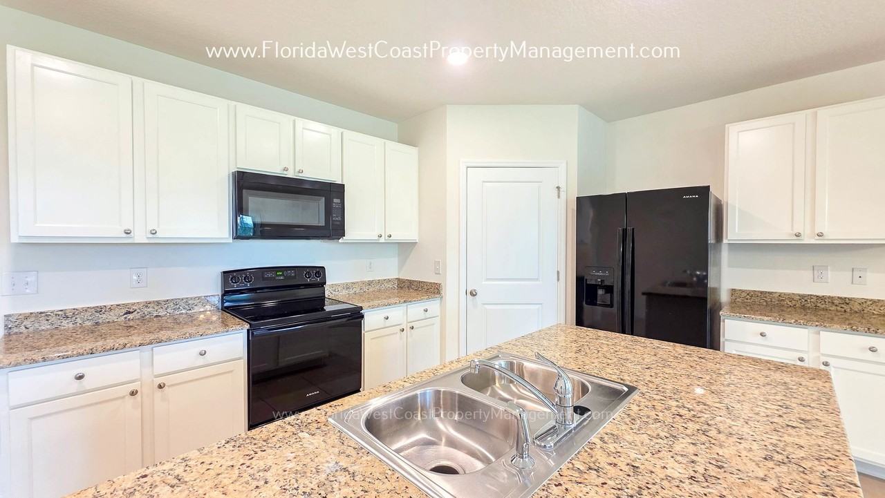 2836 Greenleaf Ter - Photo 3 of 46