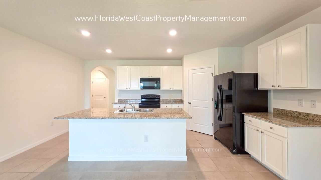 2836 Greenleaf Ter - Photo 5 of 46