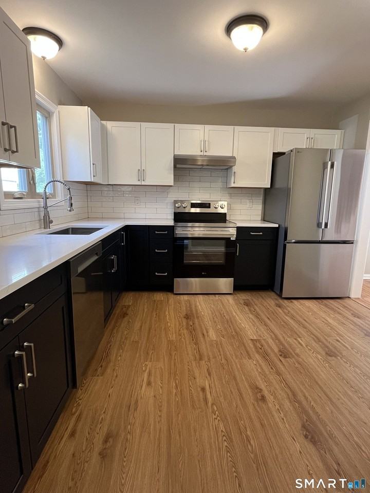 124 Colonial Hill Dr #124 - Photo 2 of 31