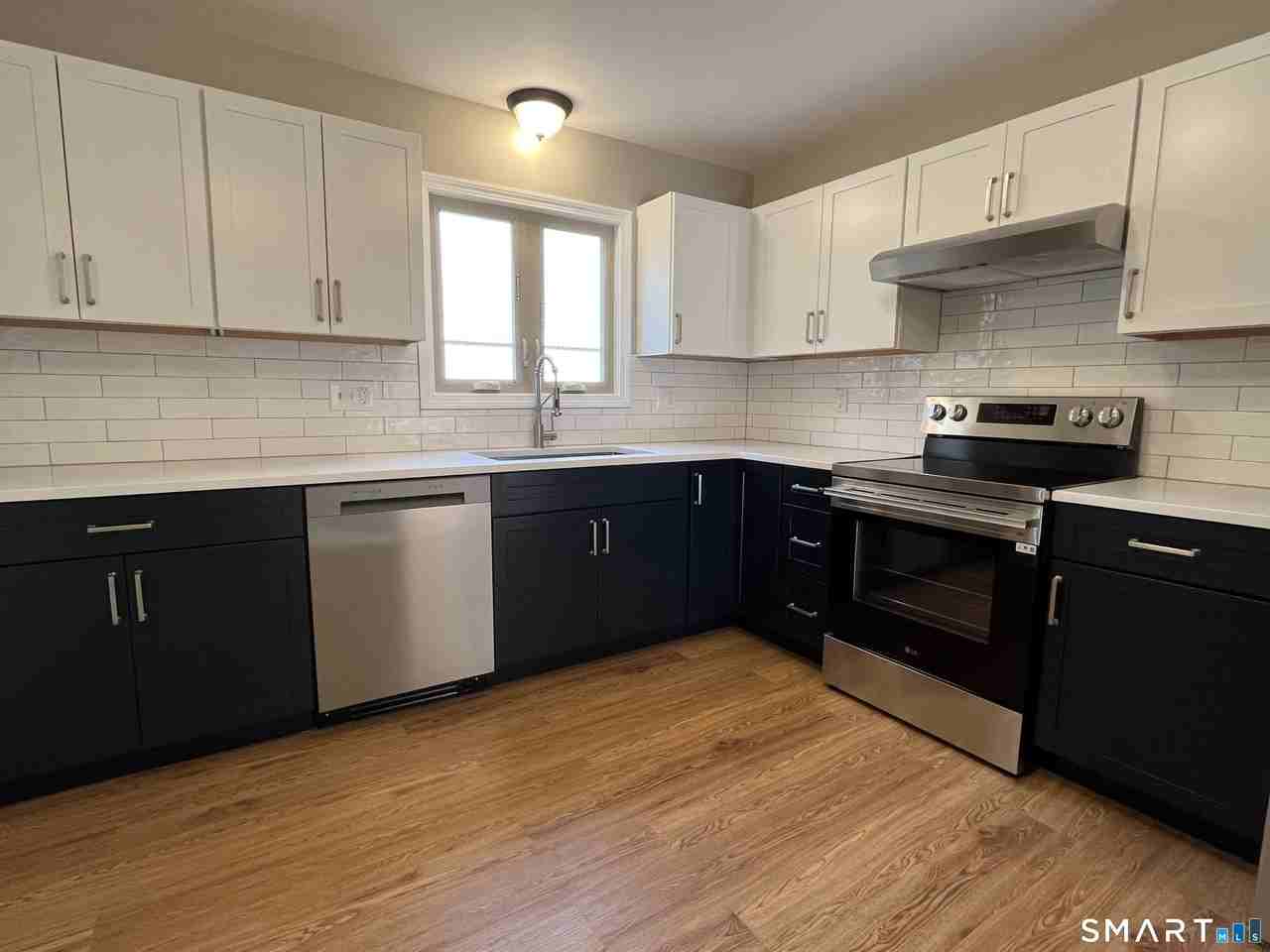 124 Colonial Hill Dr #124 - Photo 3 of 31
