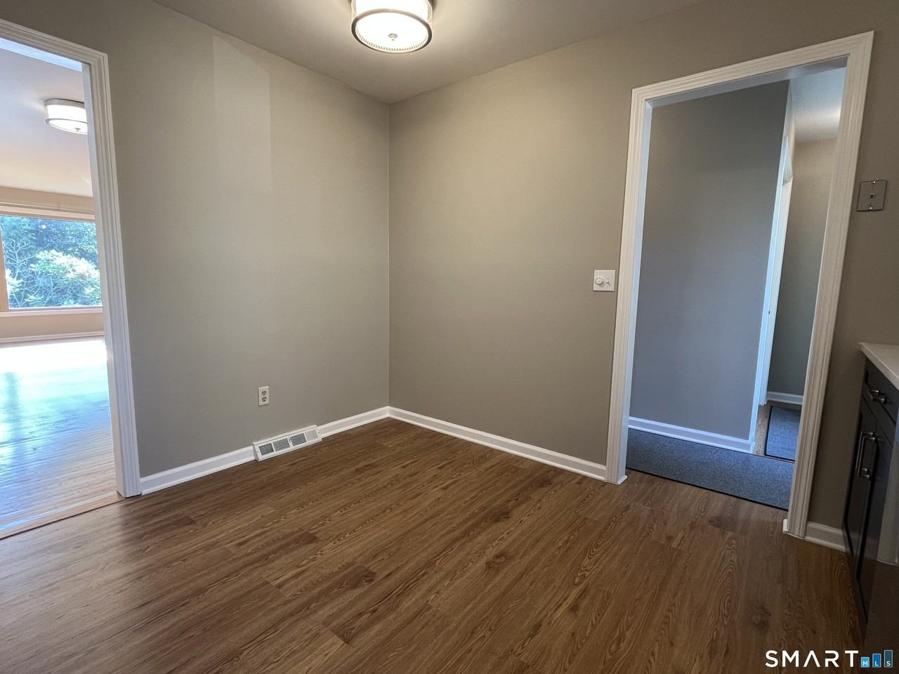 124 Colonial Hill Dr #124 - Photo 4 of 31