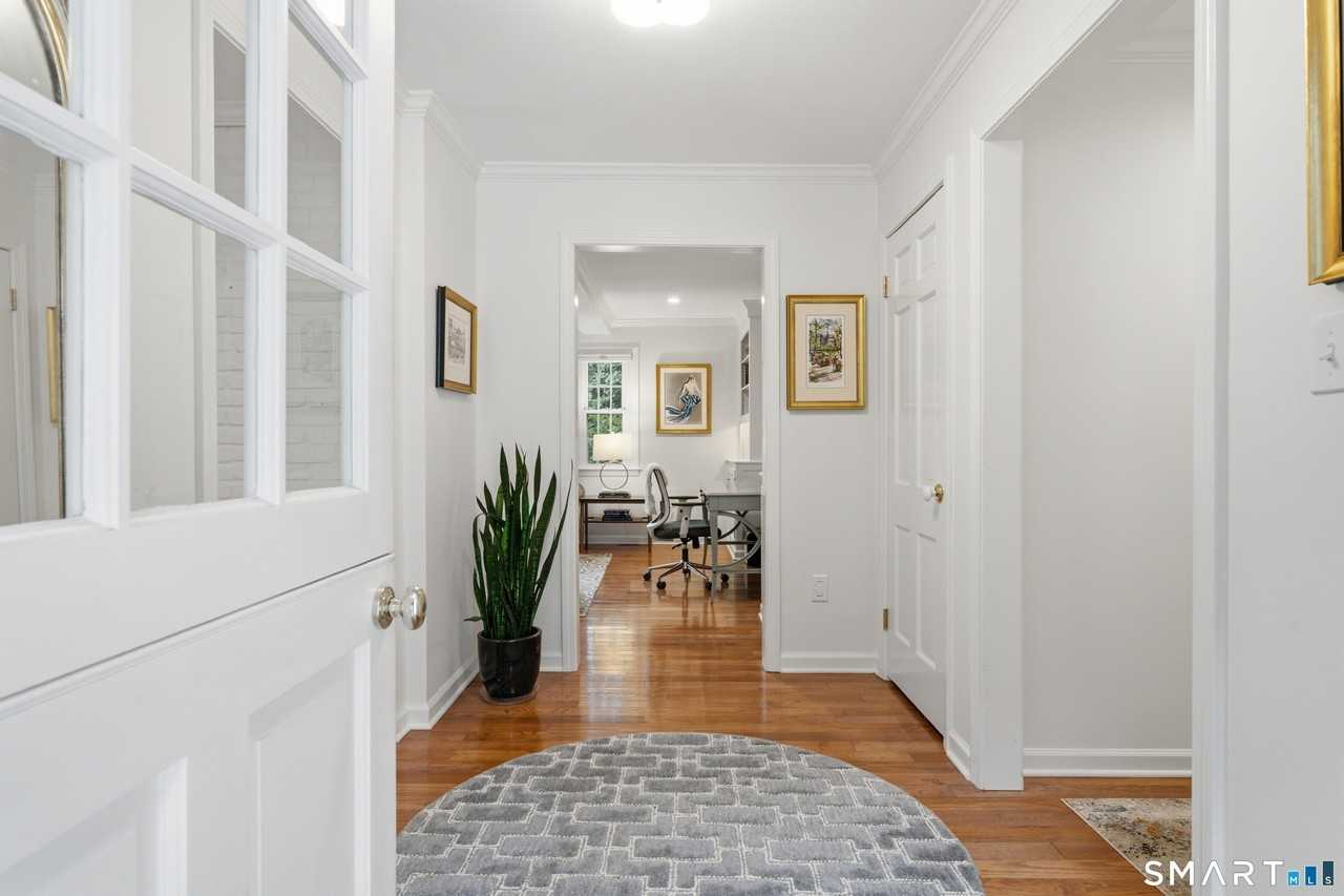 82 Scotland Rd - Photo 2 of 35