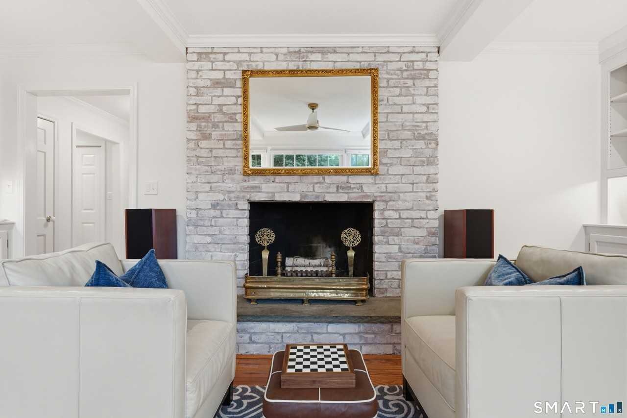 82 Scotland Rd - Photo 3 of 35