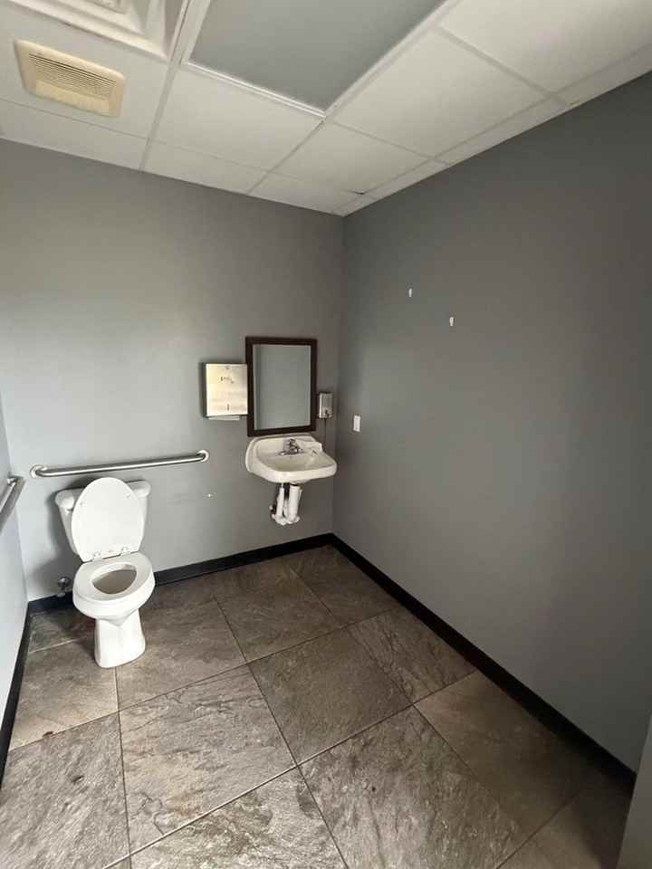 2627 S Oates St - Photo 5 of 5