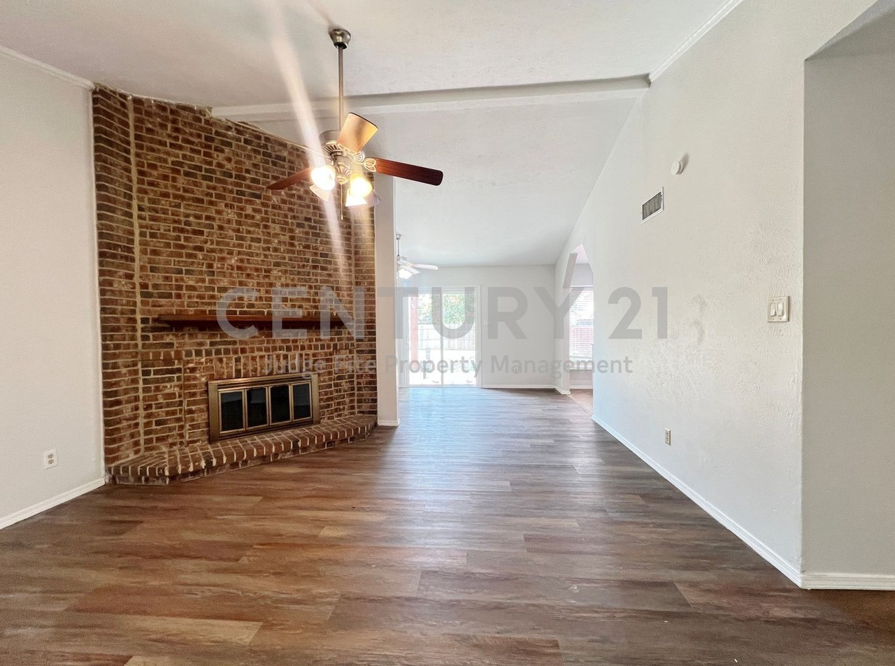 1308 Mistywood Ln - Photo 3 of 15