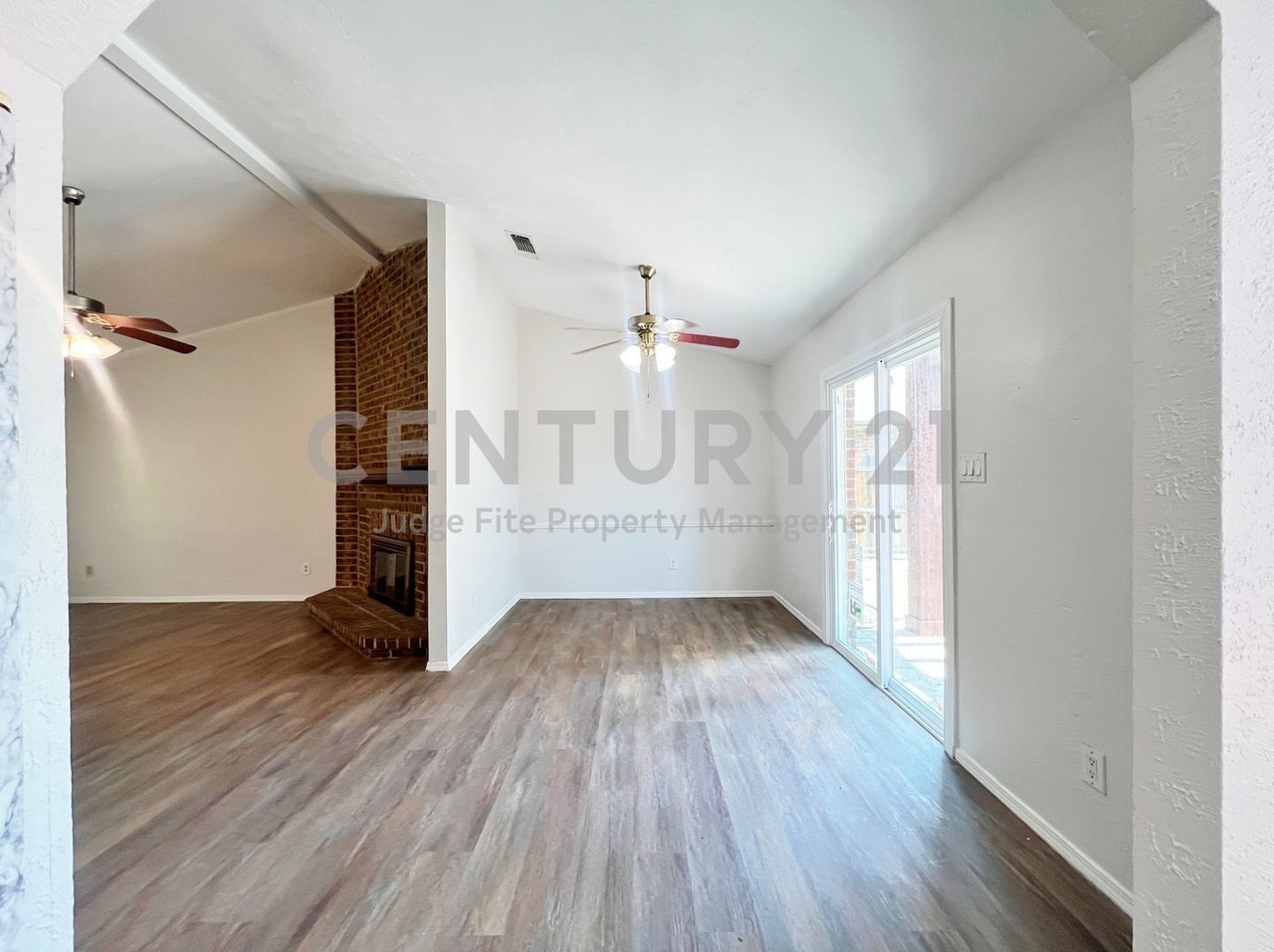1308 Mistywood Ln - Photo 5 of 15