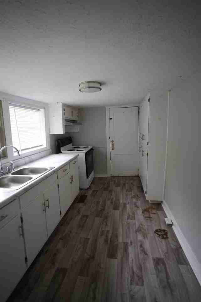 1415 Hatcher Ave Se - Photo 2 of 11
