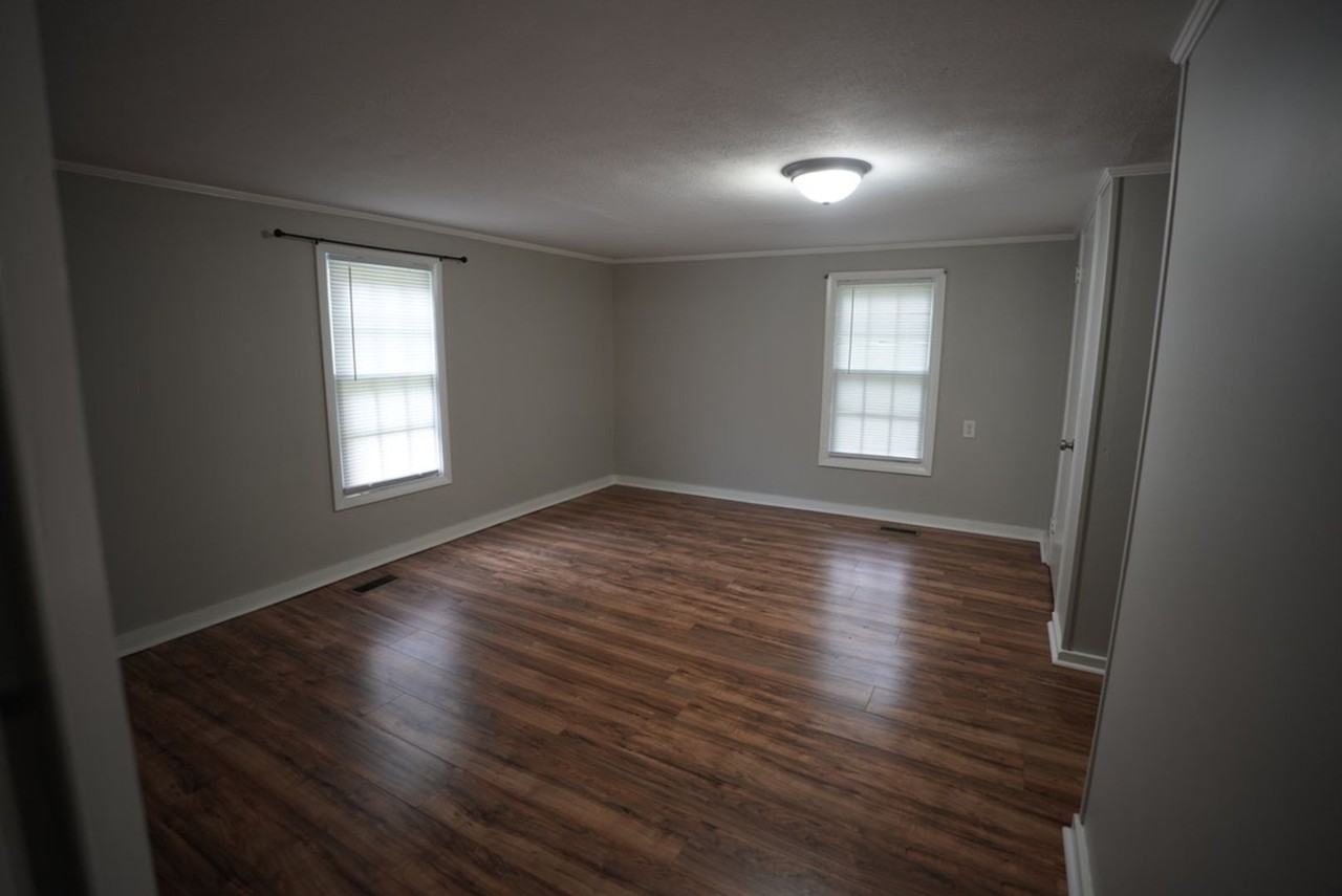 1415 Hatcher Ave Se - Photo 4 of 11