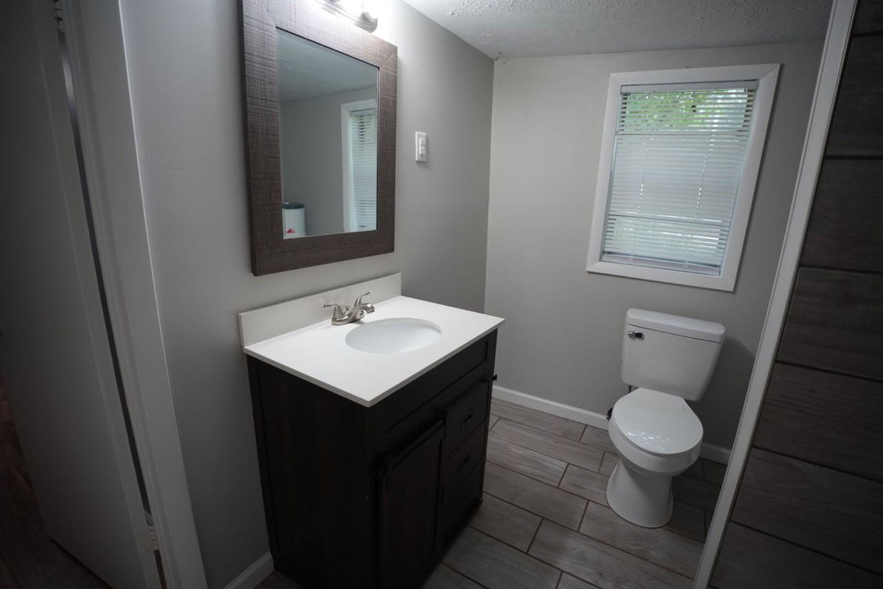 1415 Hatcher Ave Se - Photo 6 of 11