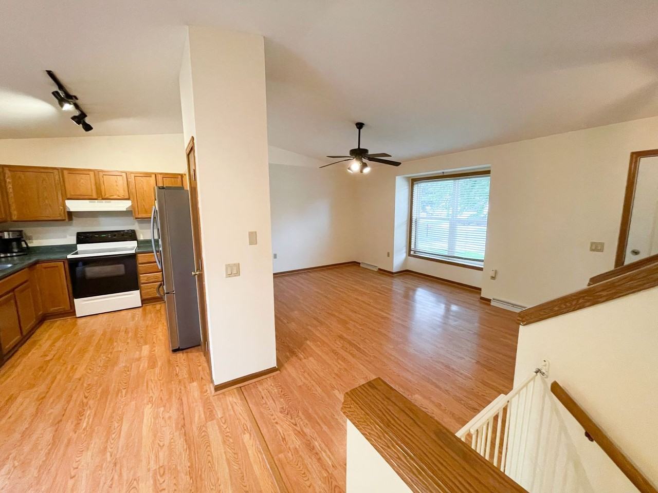 2820 Warner Ln - Photo 5 of 25