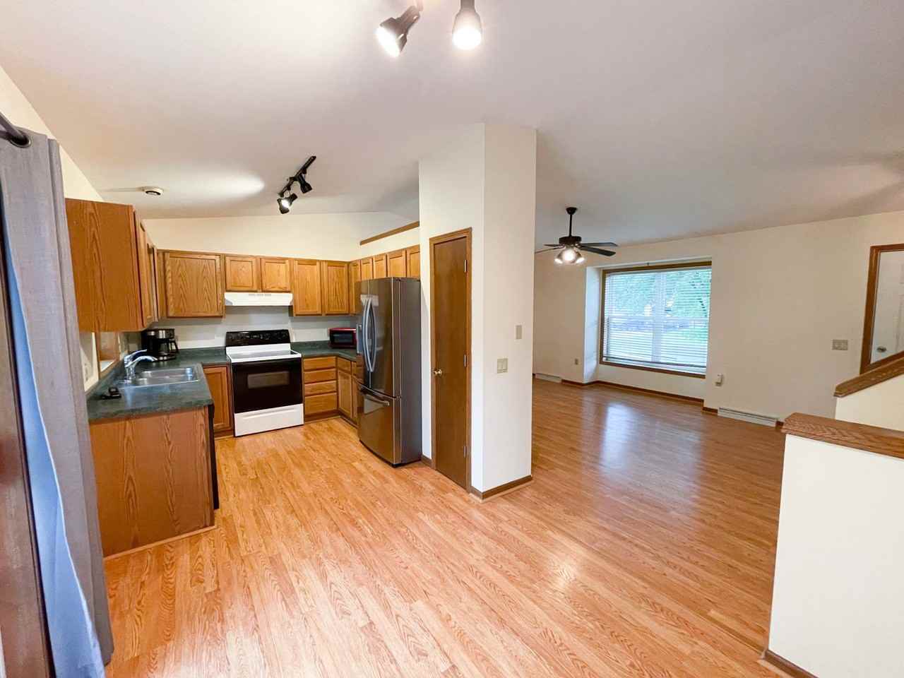 2820 Warner Ln - Photo 6 of 25