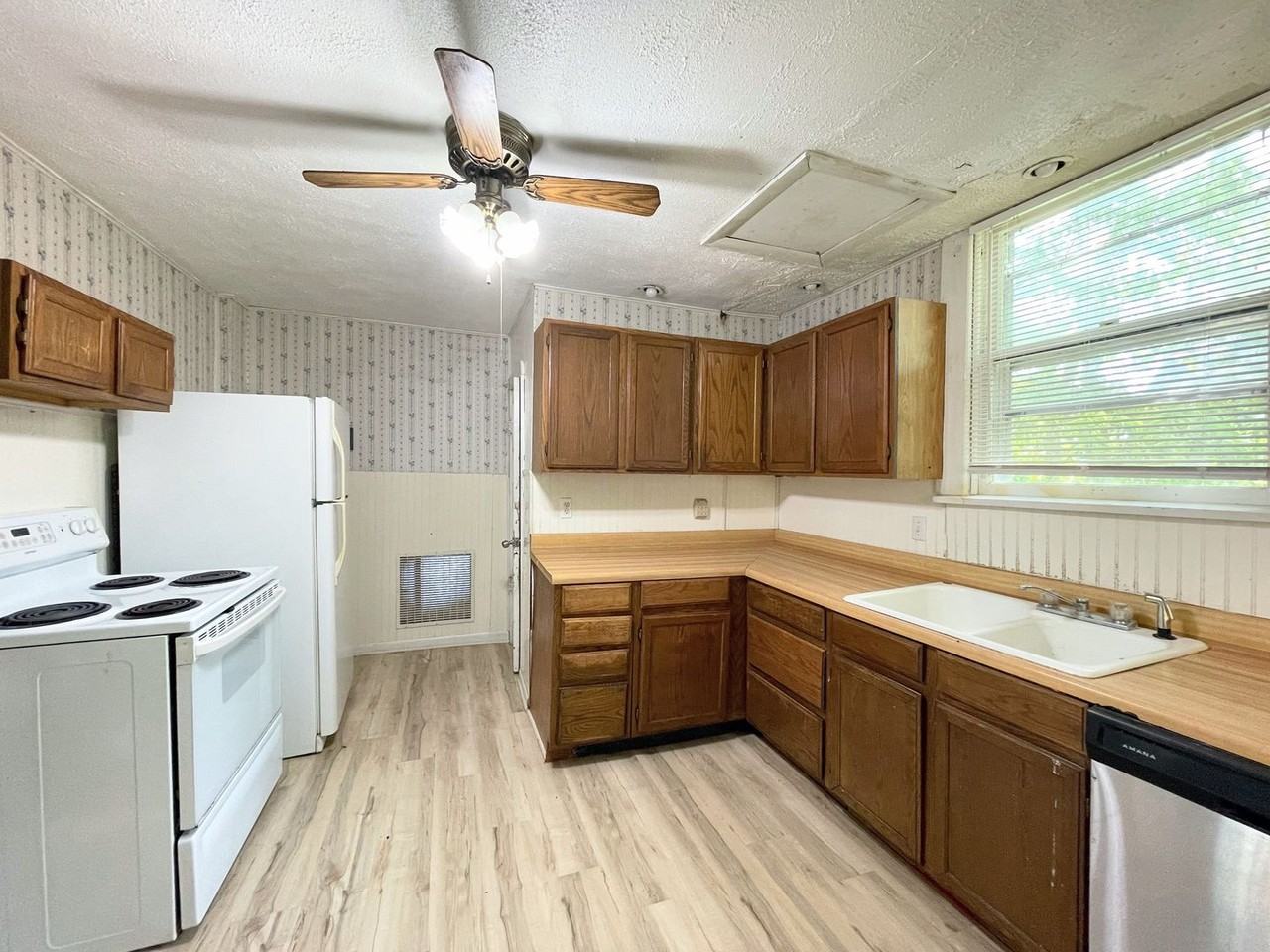 119 W 13th Ave - Photo 4 of 16