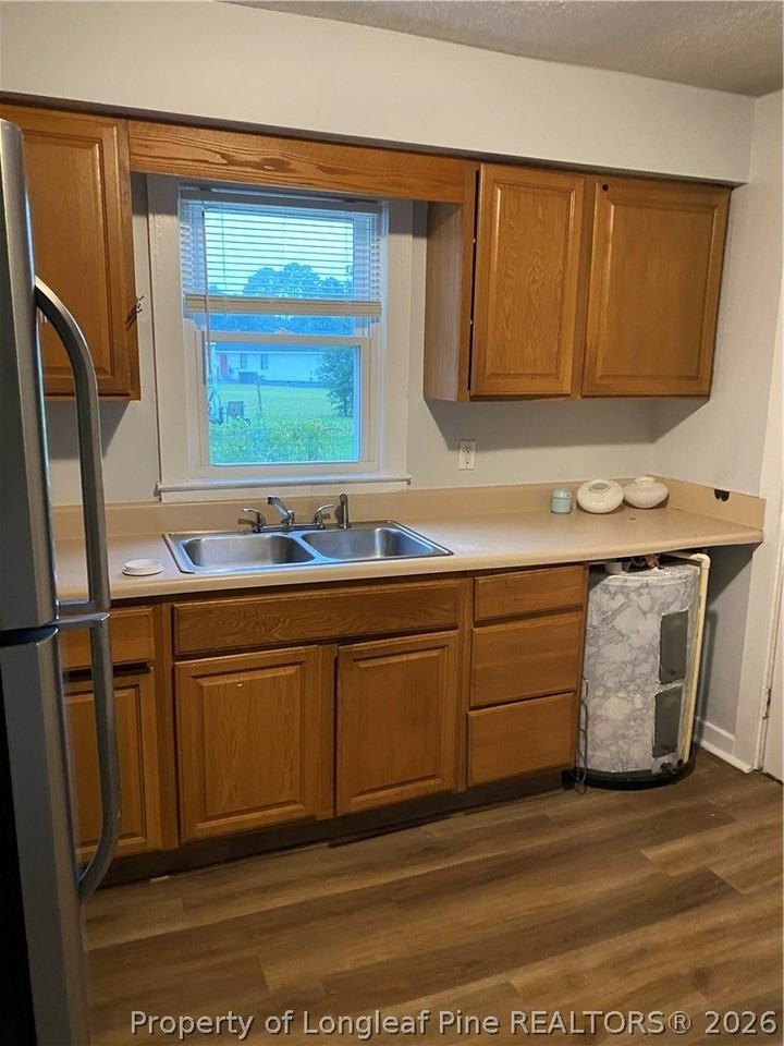 1146 Parker Dr - Photo 4 of 9