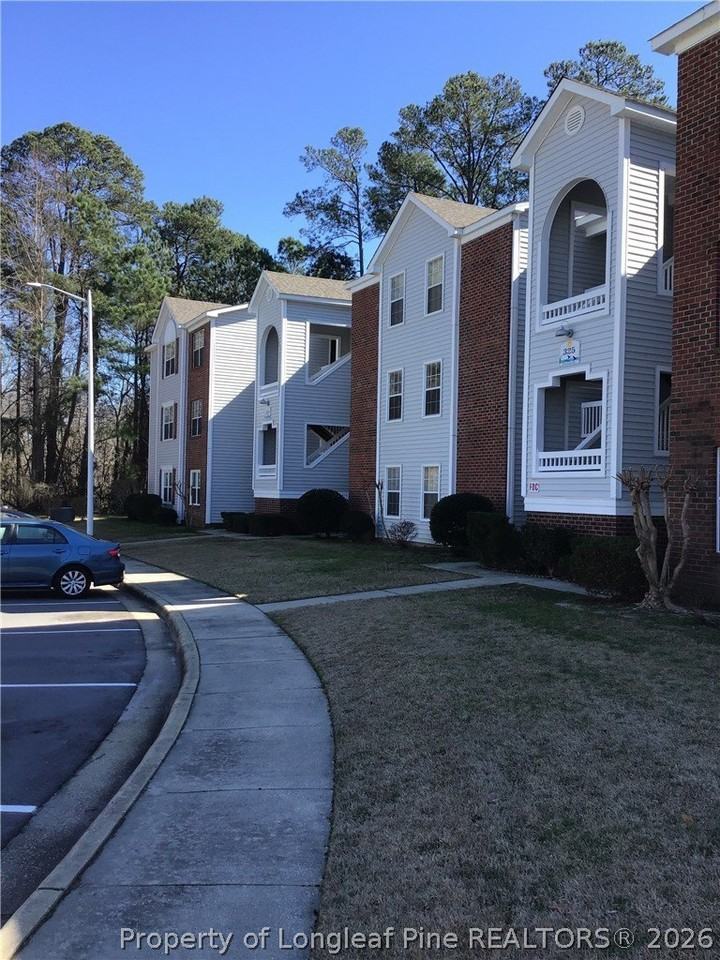325 Waterdown Dr Apt 8 #8