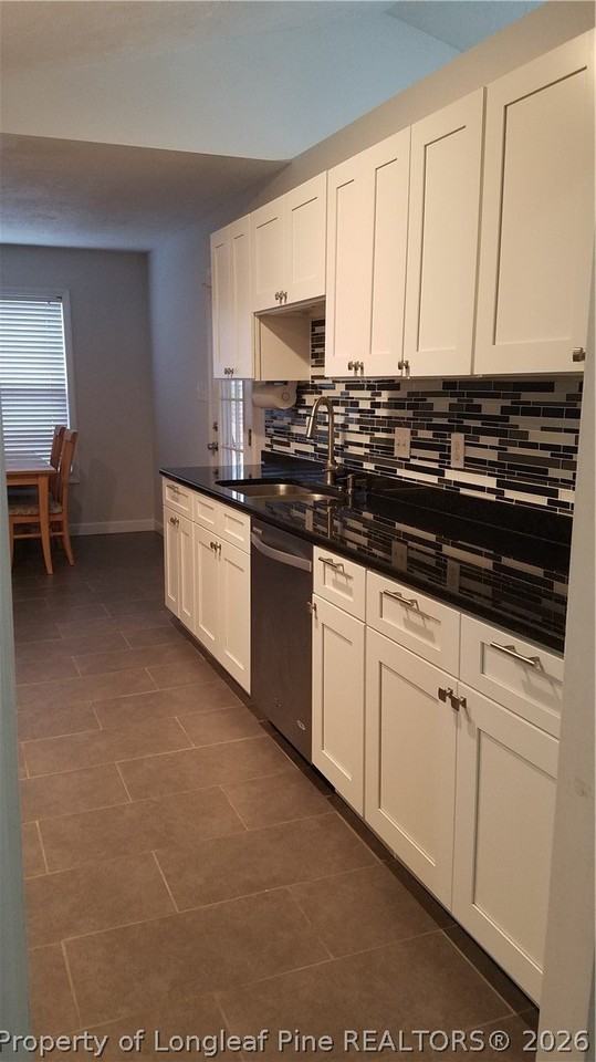 104 Bayou Ct - Photo 2 of 33