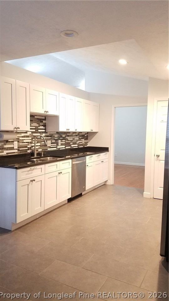 104 Bayou Ct - Photo 4 of 33