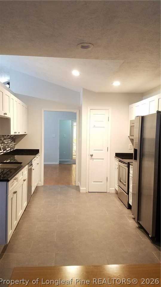 104 Bayou Ct - Photo 5 of 33