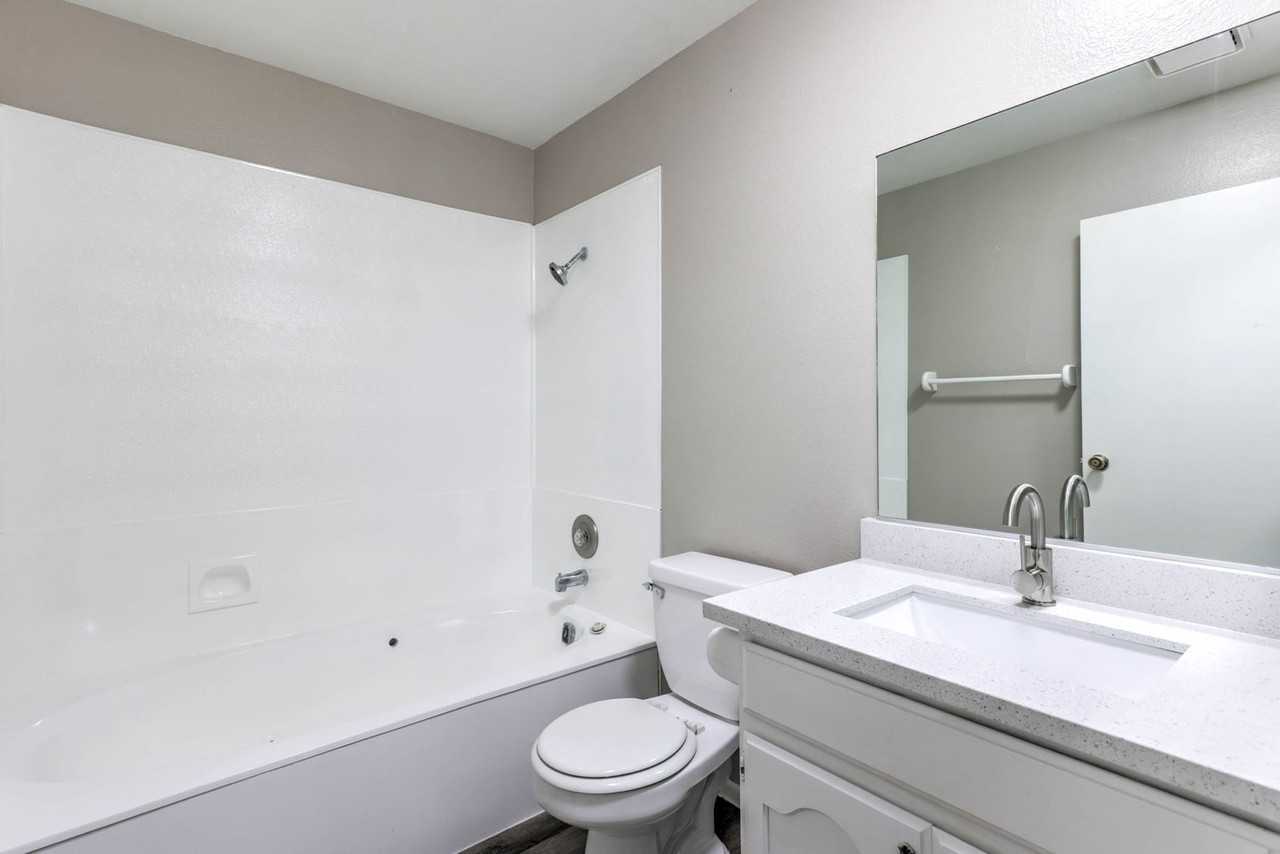 6647 W Tropicana Ave - Photo 7 of 17