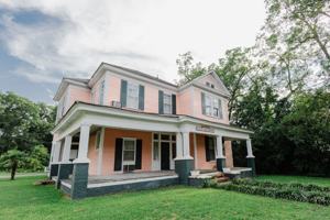 featured image of 457 Forsyth St