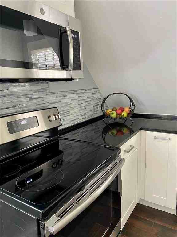 232 Sydney St Se #B - Photo 3 of 13