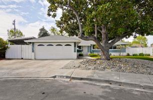 featured image of 160 Kit Carson Ct