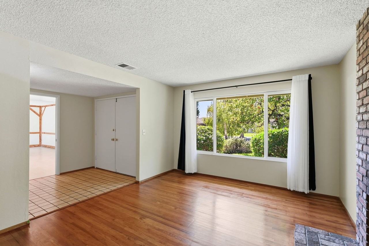 5880 Taormino Ave - Photo 7 of 41