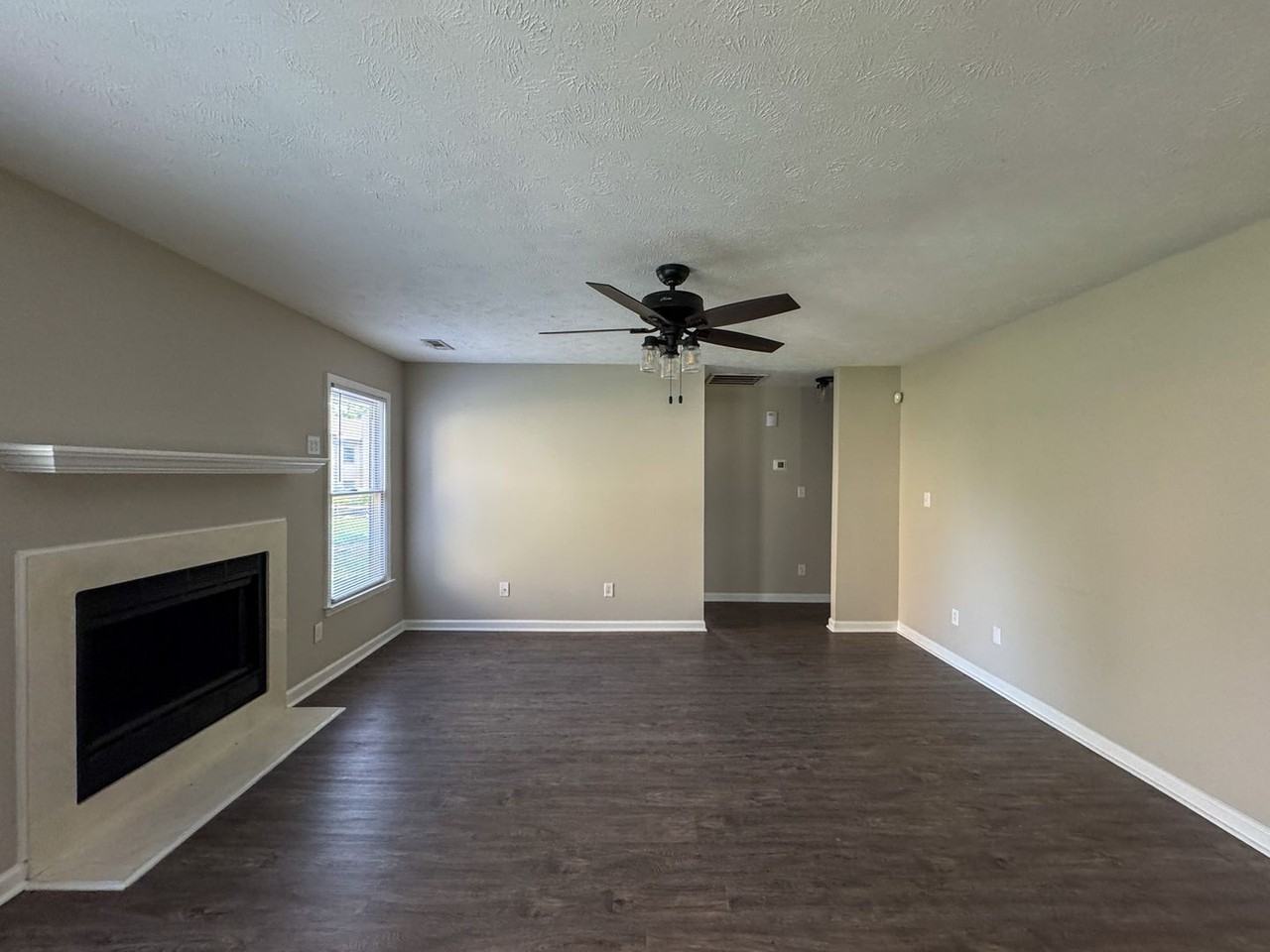 2582 Gotts Ln - Photo 4 of 21