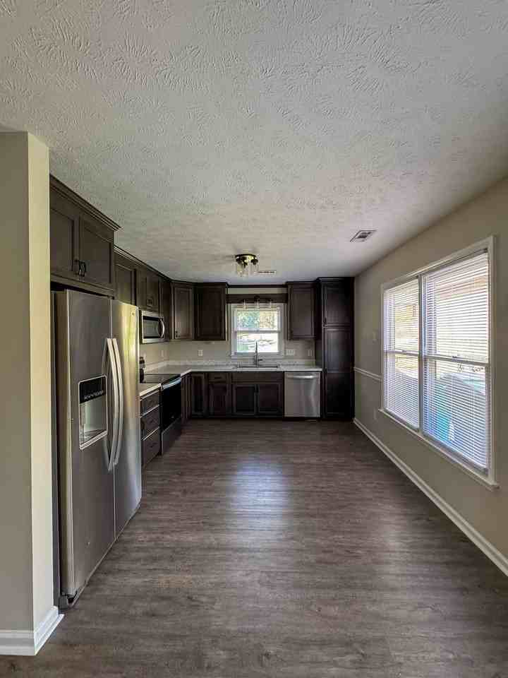 2582 Gotts Ln - Photo 5 of 21