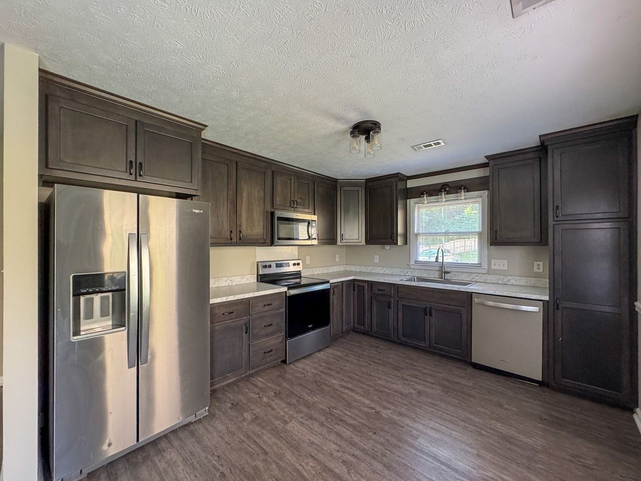 2582 Gotts Ln - Photo 6 of 21