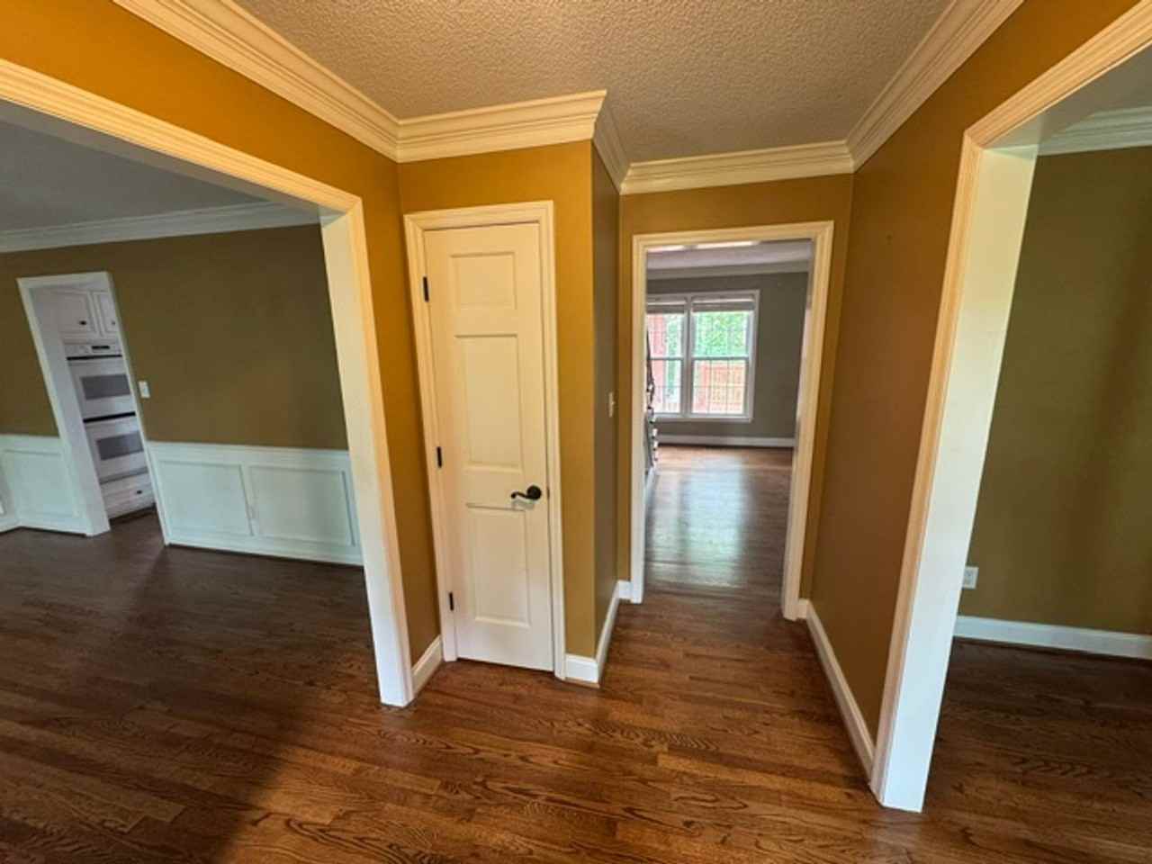 483 Cambridge Way - Photo 2 of 27
