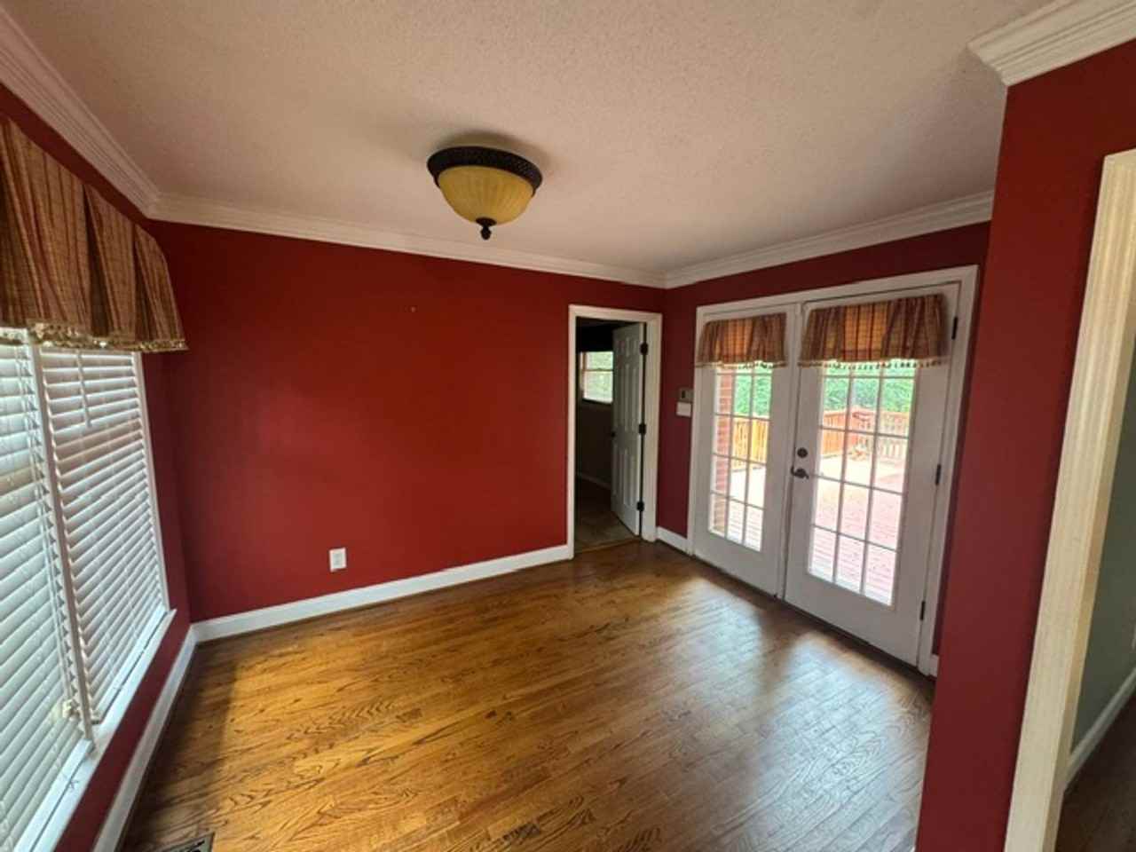 483 Cambridge Way - Photo 5 of 27