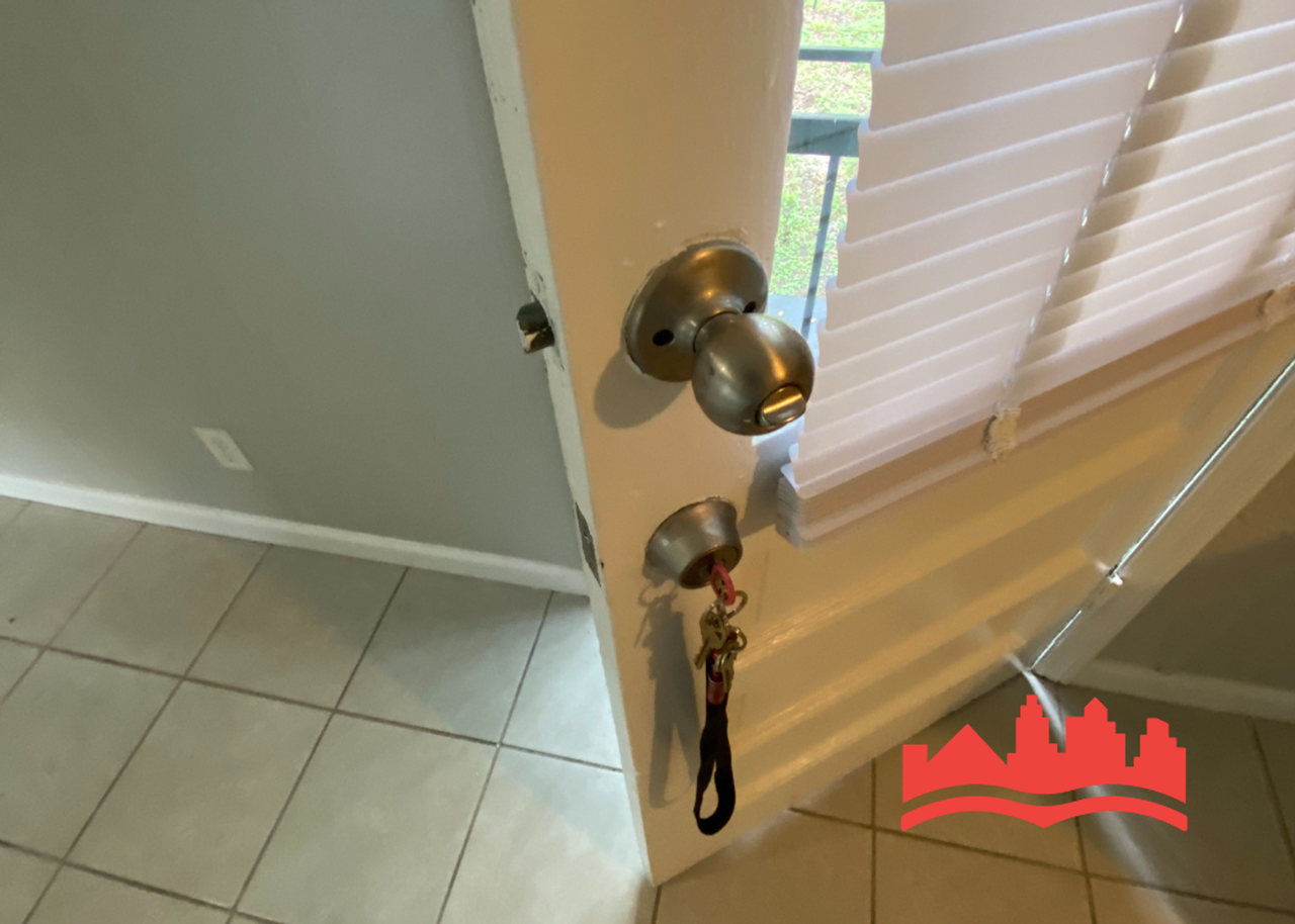 3139 Edgeware Rd S - Photo 5 of 20