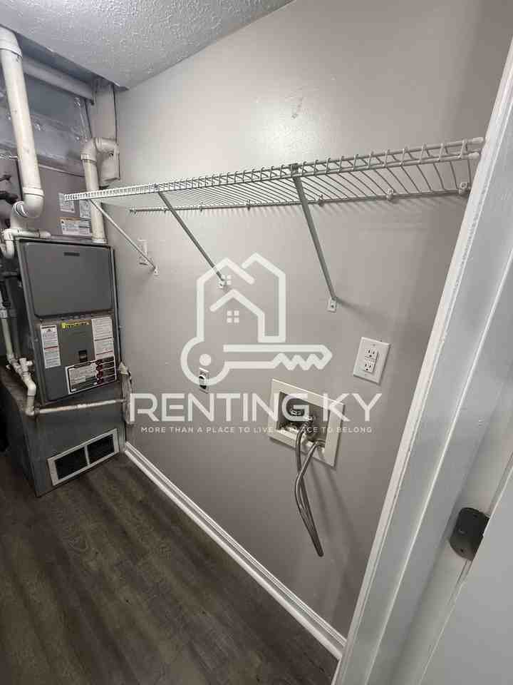 317 Peachtree Rd - Photo 7 of 11
