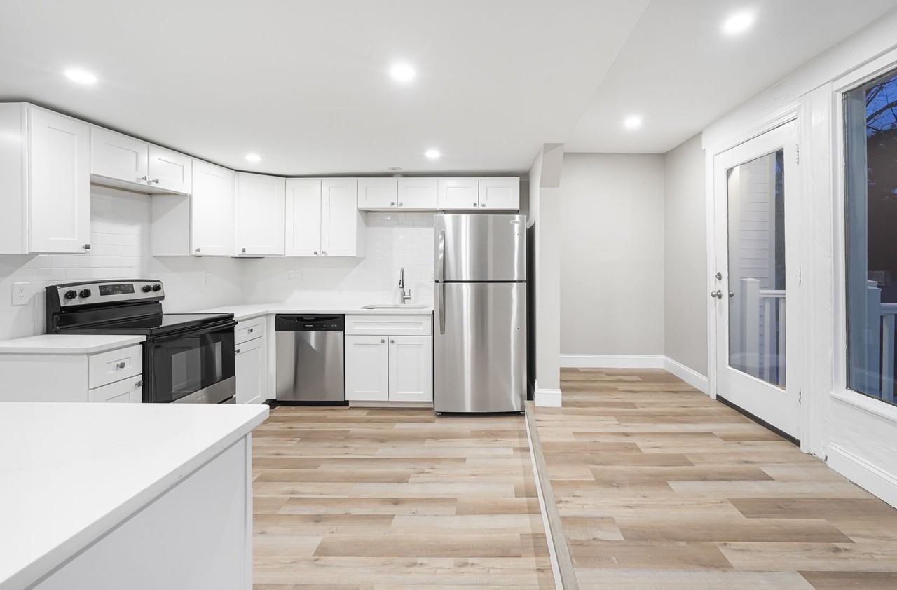 98 Southville Rd - Photo 2 of 43