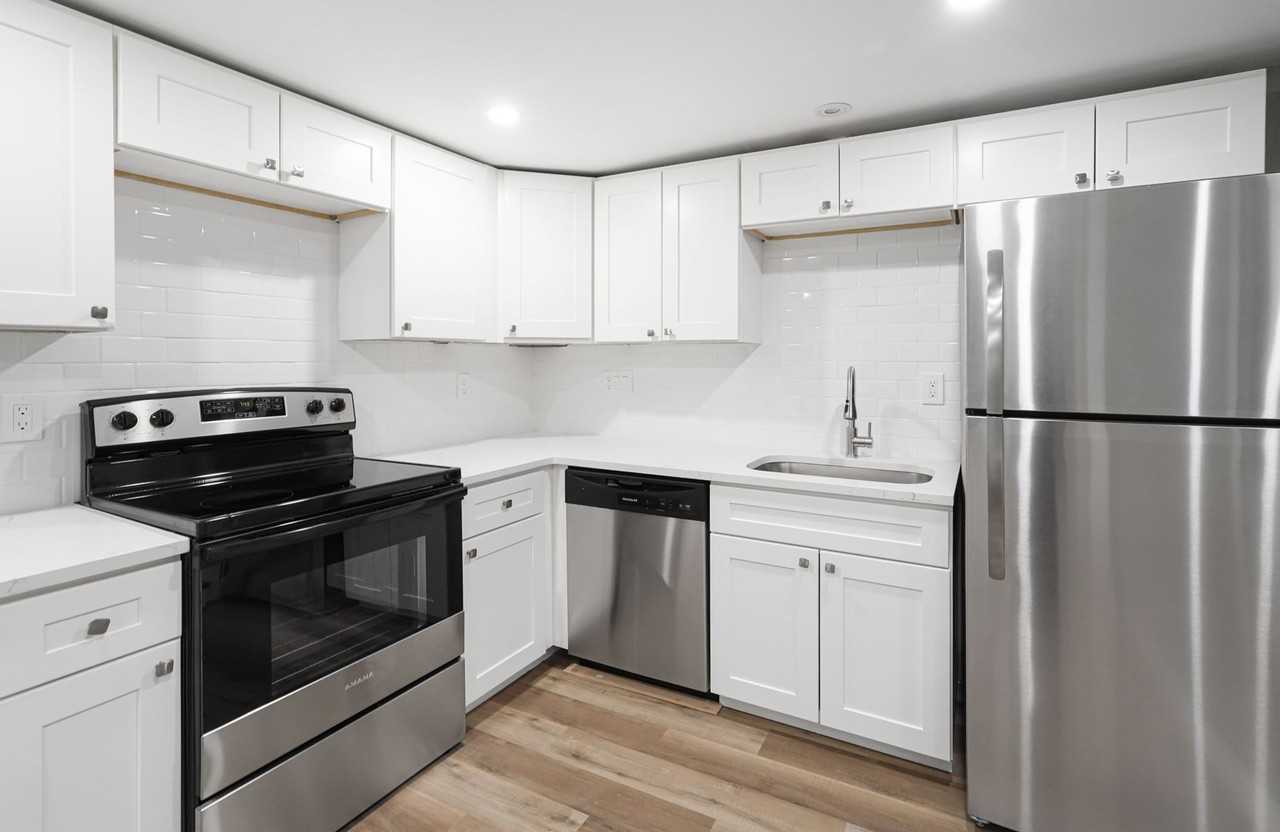 98 Southville Rd - Photo 3 of 43
