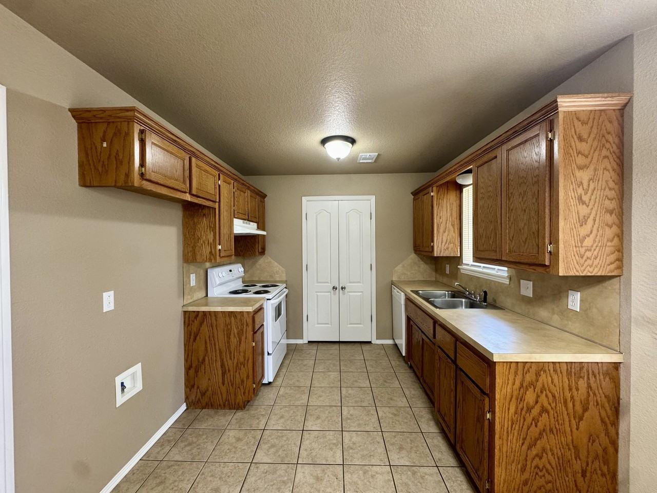 121 Lanita Cir #1 - Photo 3 of 19