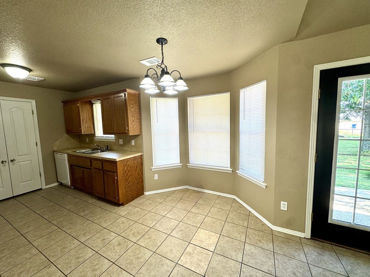 121 Lanita Cir #1 - Photo 4 of 19