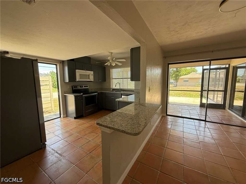 4003 Se 2nd Ave - Photo 6 of 18